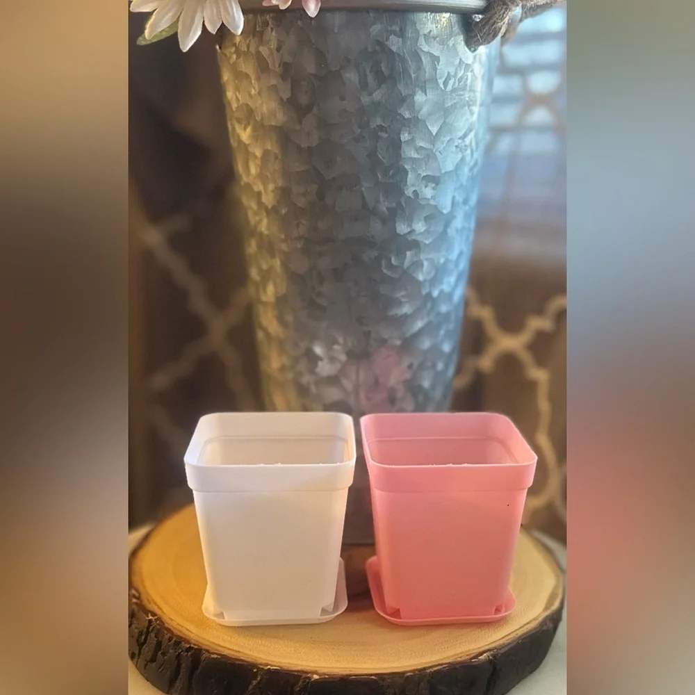 Plastic Succulent Planters w/ Trays- New -Set of 26 includes 13 pink & 13 white